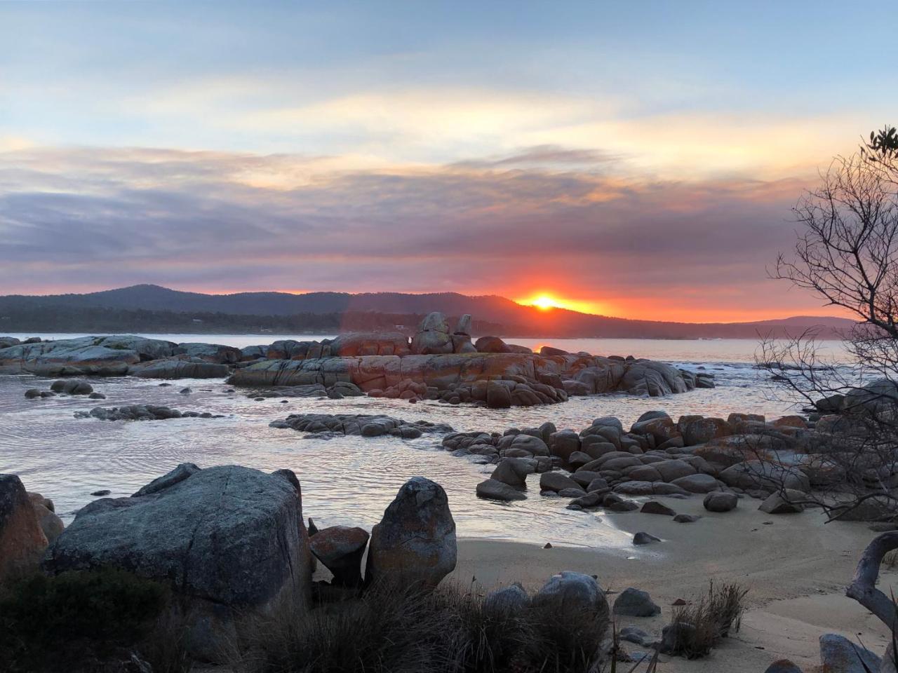 Sea Eagle Cottage Amazing Views Of Bay Of Fires Binalong Bay Екстер'єр фото